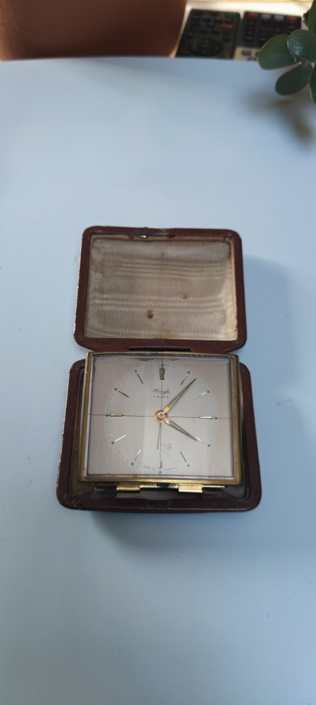 Vintage rejsevækkeur i etui